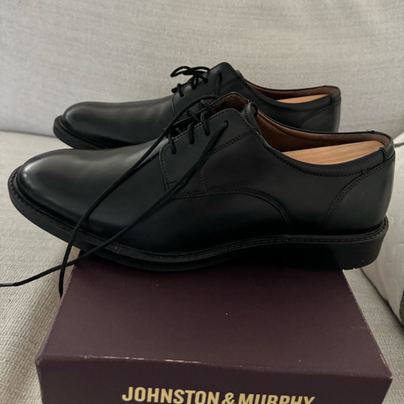 Johnston & Murphy TABOR Black Calfskin Dress Shoe. (Shoe tree not included) main image 4